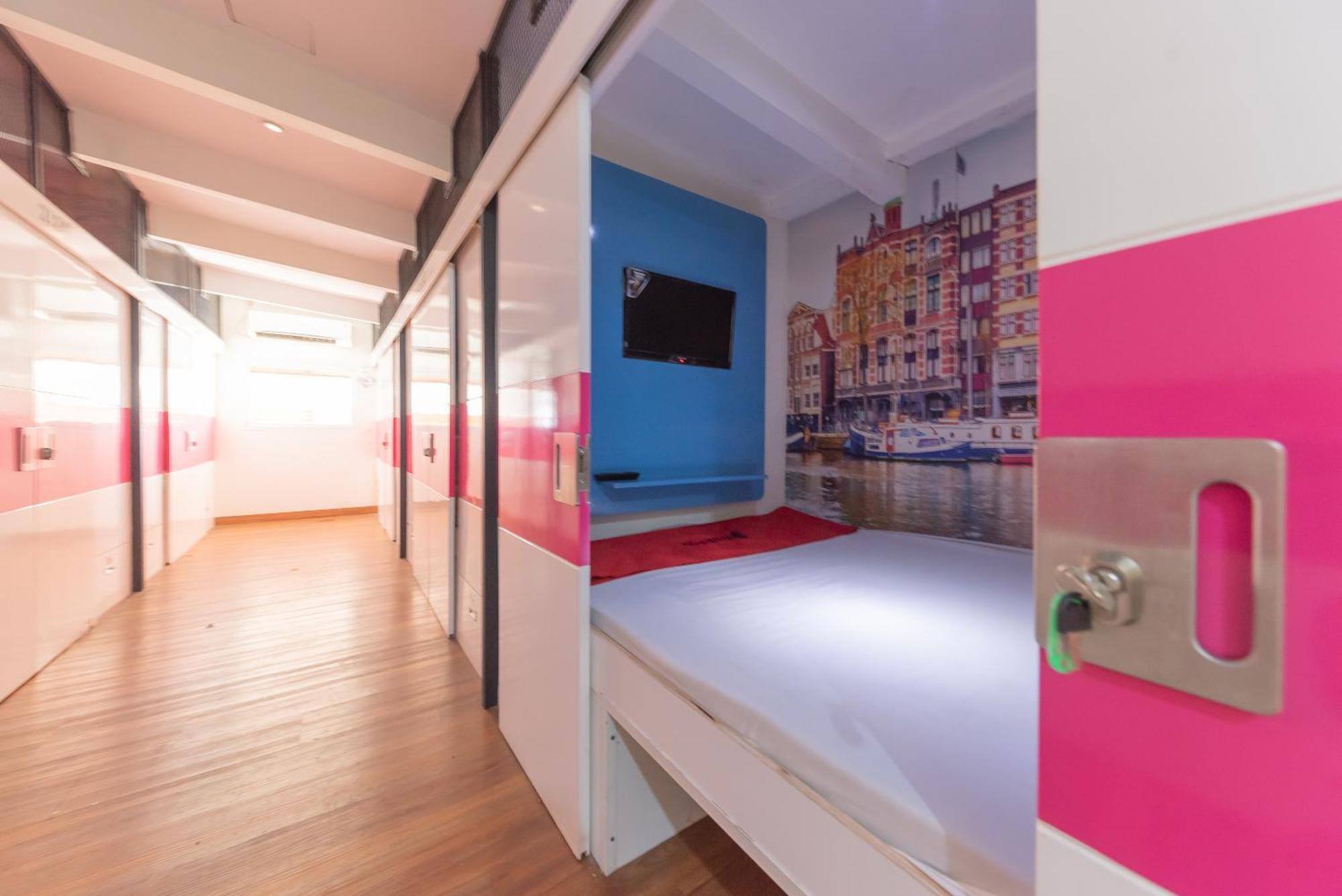 Reddoorz Hostel At Kiara Cozy Kircon Бандунг Экстерьер фото